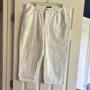 Bandolino White Cropped Pants